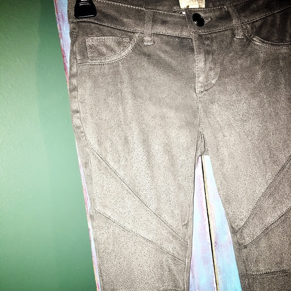 NWOT GIANNI BINI MOTO PANTS WITH SNAP CLOSE FRONT!